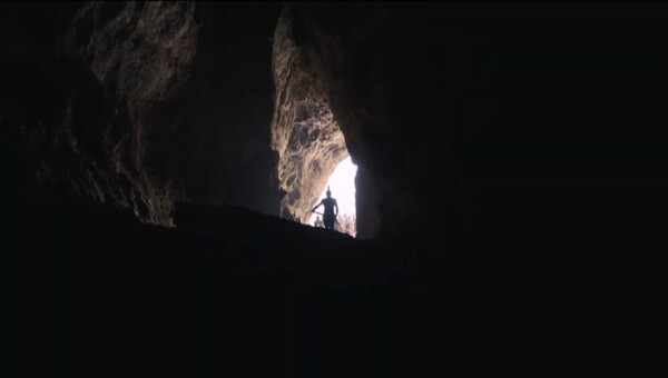 8416_the%20odyssey_n%c3%a9stor%20cave_0.jpg