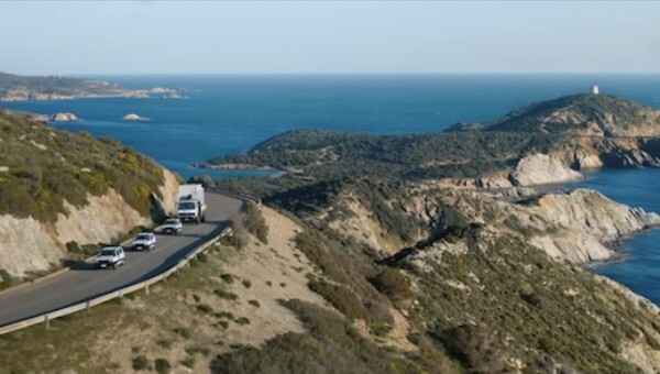 8434_la%20vita%20va%20cosi_strada%20provinciale_0.jpg