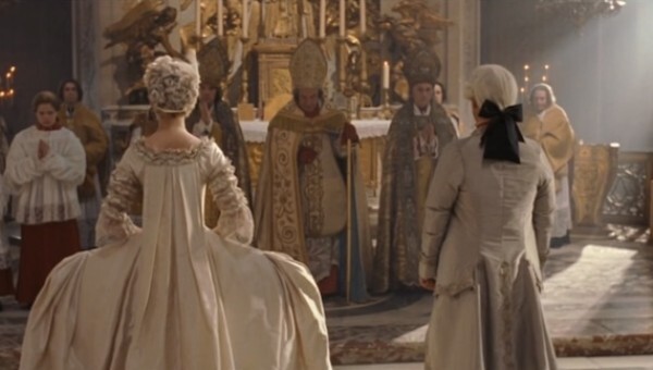 8474_marie%20antoinette_ch%c3%a2teau%20de%20versailles%20-%20royal%20chapel_1.jpg
