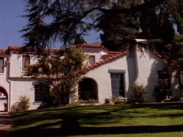 Beverly Hills, 90210 at 1675 E Altadena Drive (house) - filming location
